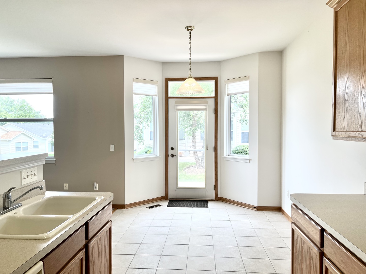 1596 W Ludington Circle Unit: 1596