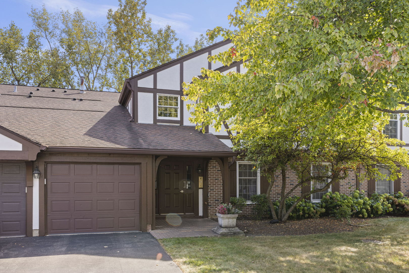 2140 Berkley Court Unit: 102B