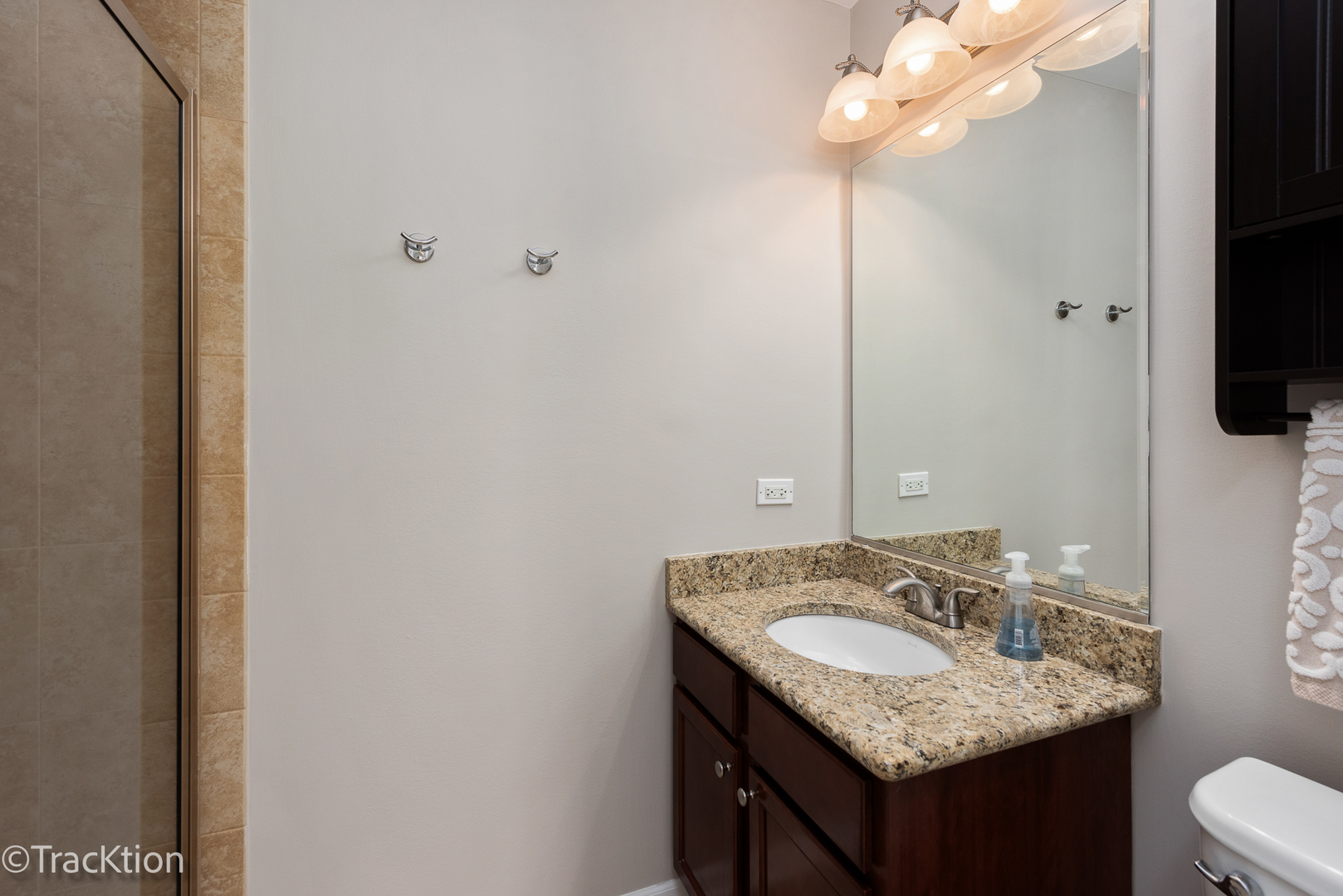 4900 Forest Avenue Unit: 304