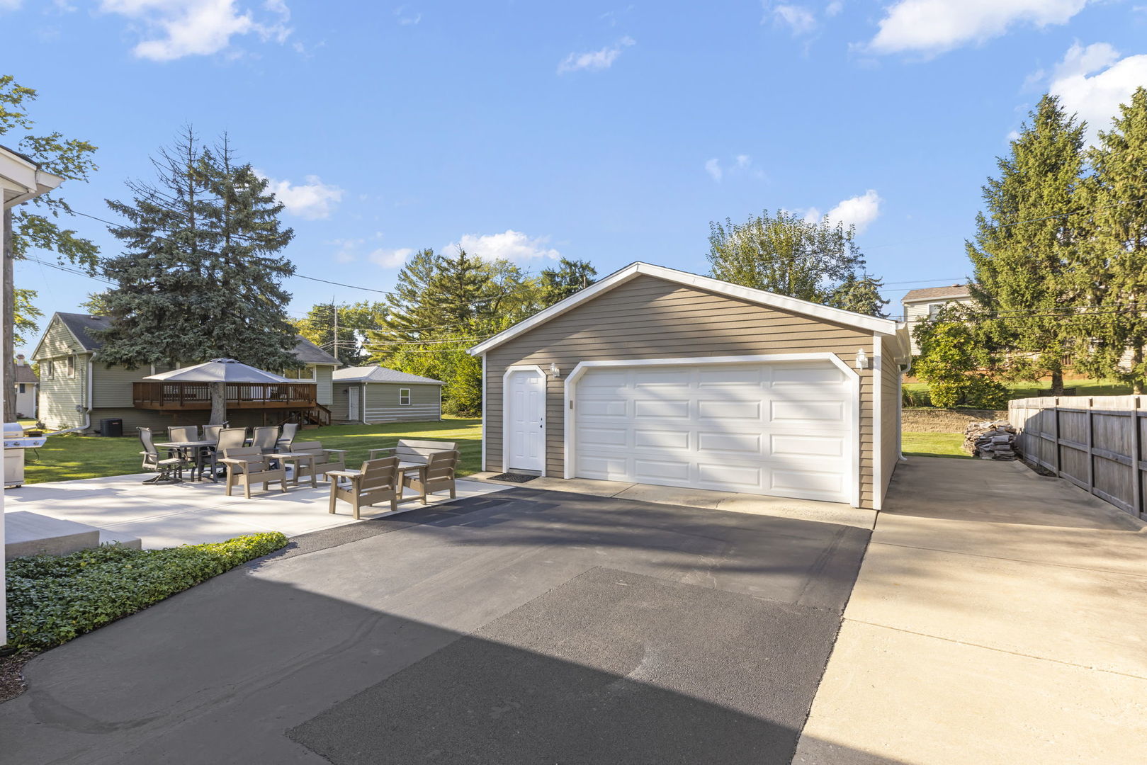2762 Forest Glen Parkway
