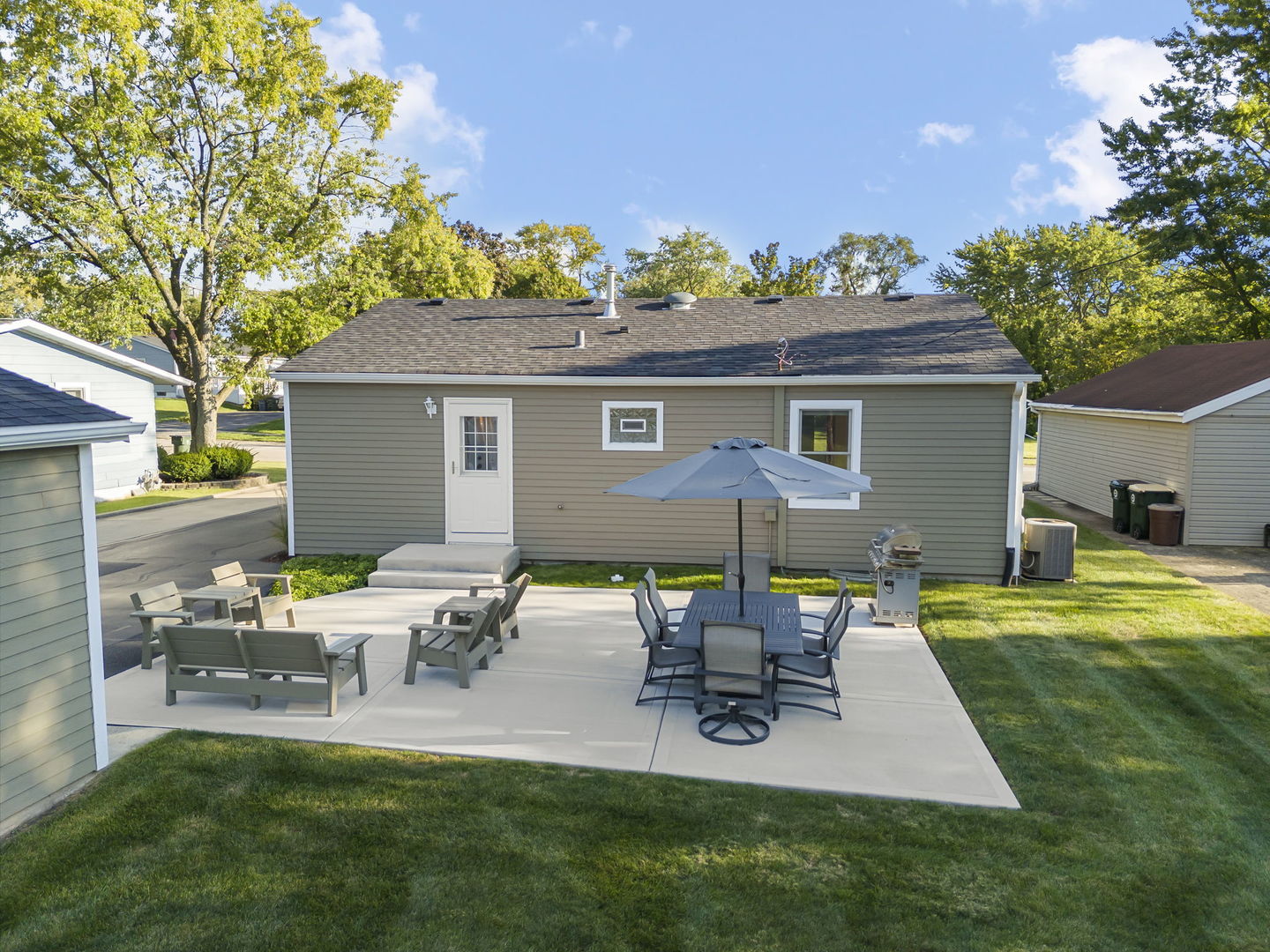 2762 Forest Glen Parkway