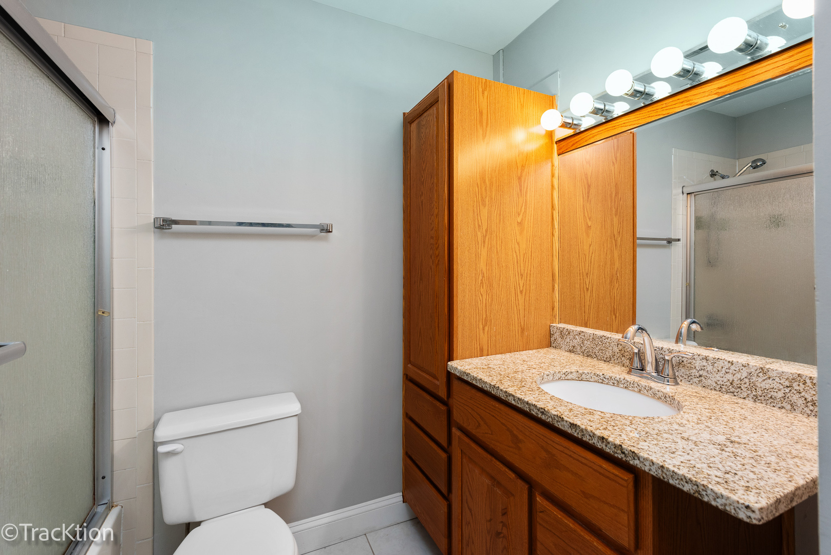 1611 Maple Terrace Unit: 2H