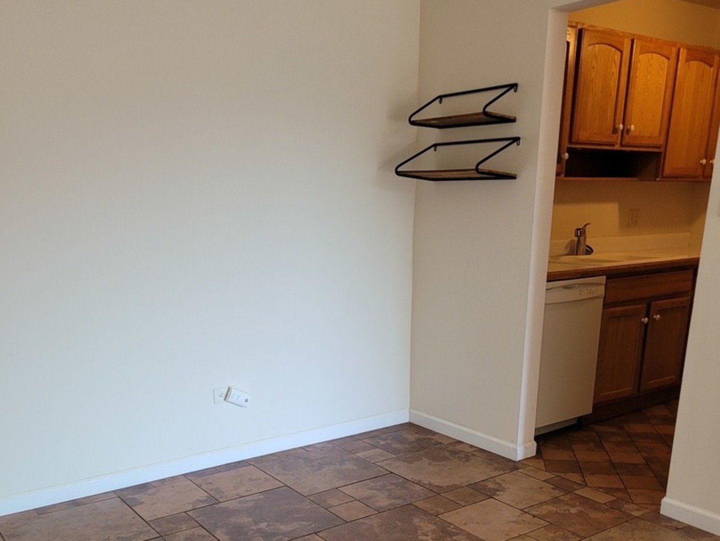 277 shorewood Street Unit: 2A