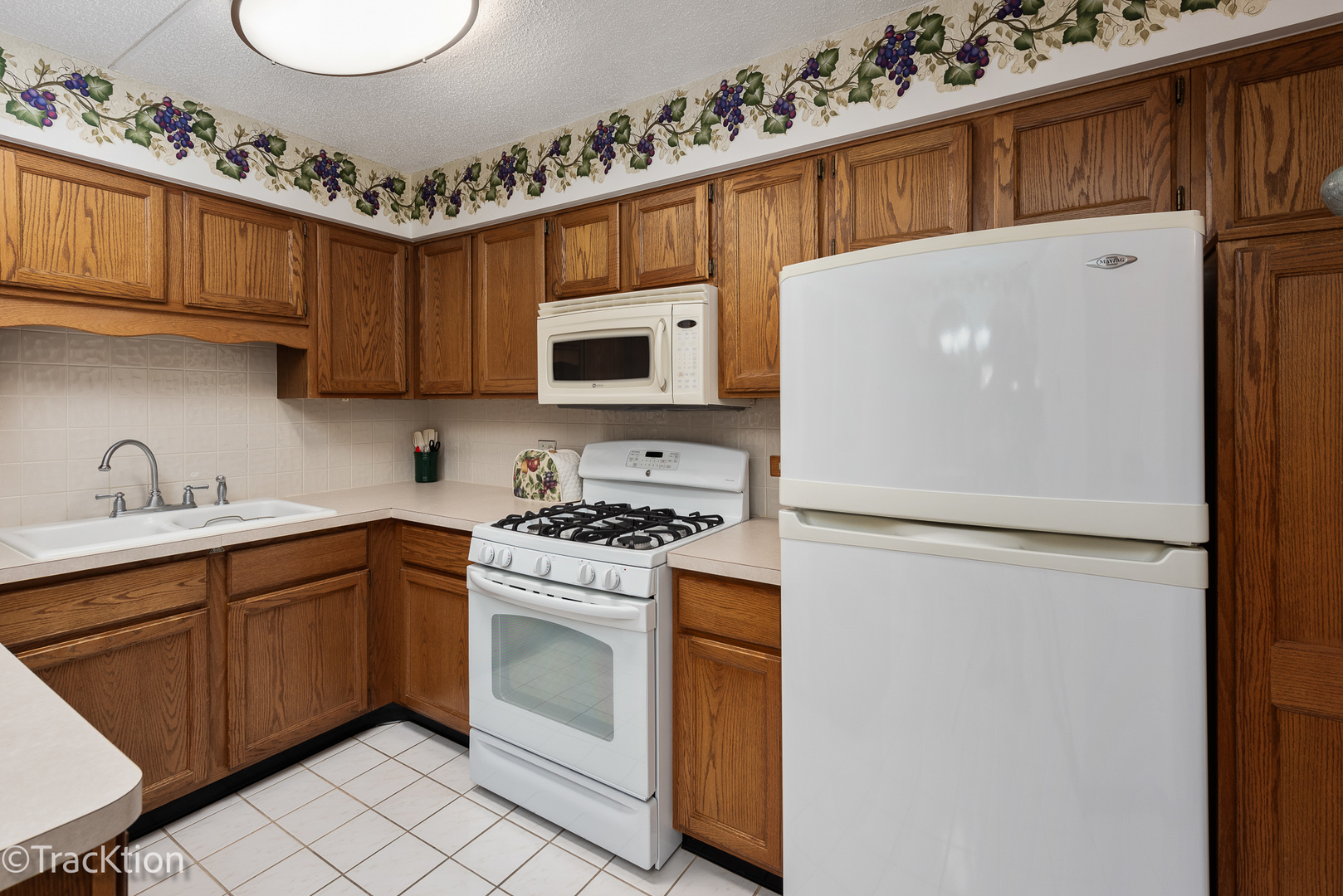 6400 W Belle Plaine Avenue Unit: 403