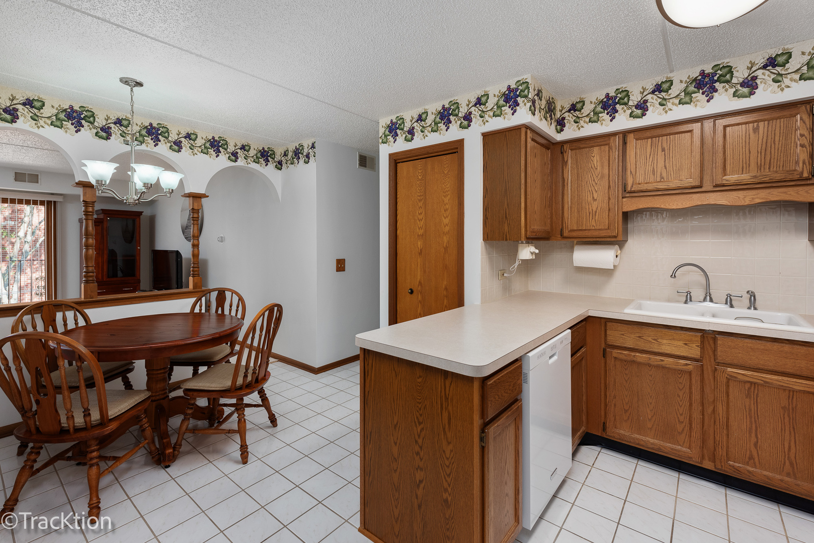 6400 W Belle Plaine Avenue Unit: 403
