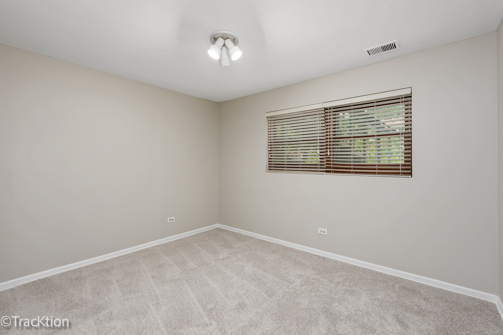 526 Carlisle Court