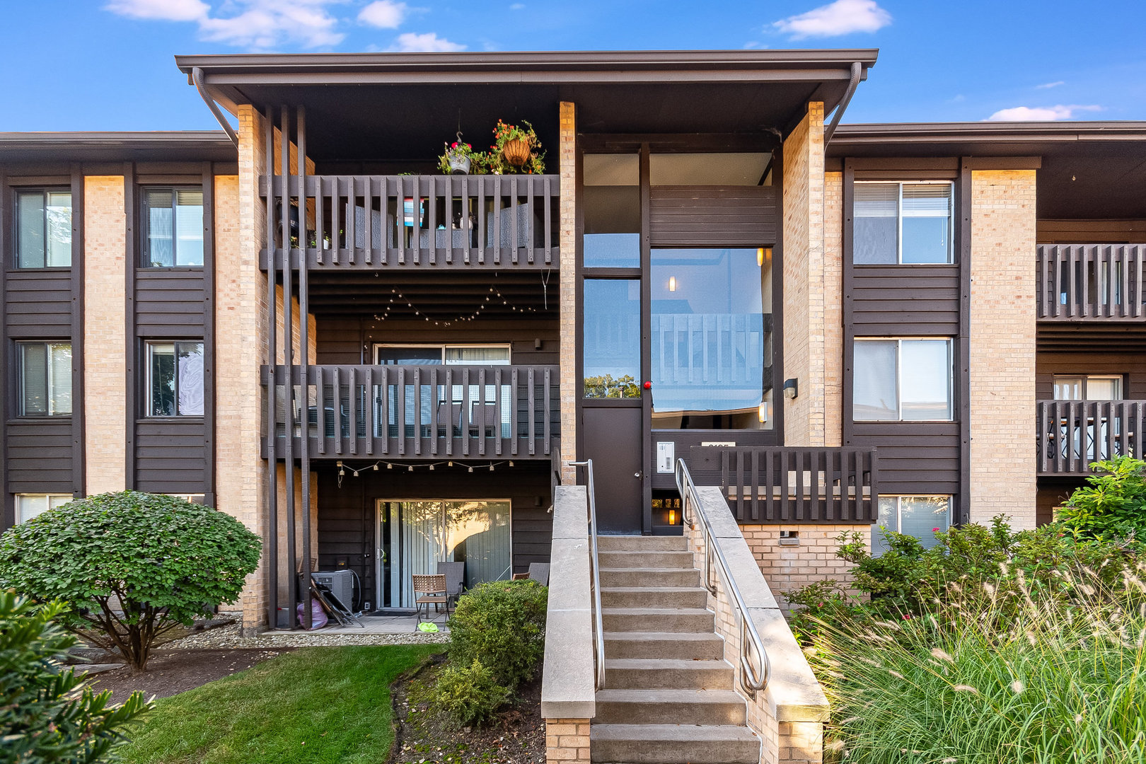 6165 Knoll Wood Court Unit: 302