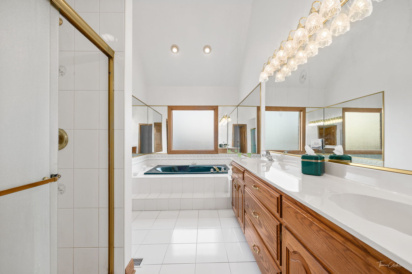 13745 Kit Lane