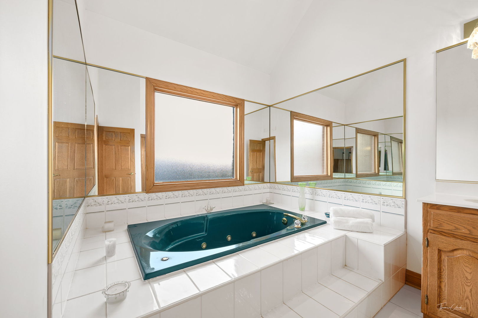 13745 Kit Lane