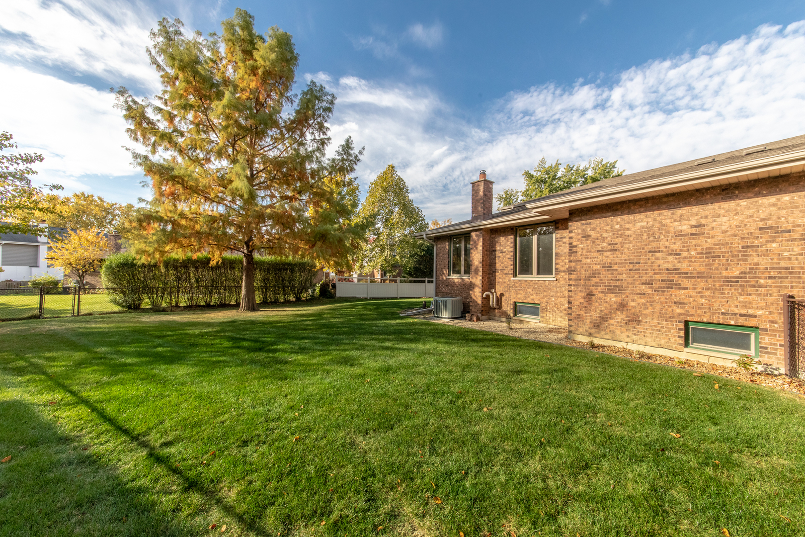 913 Weatherbee Avenue