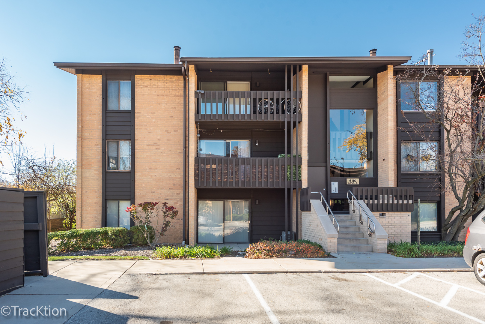 6110 Knoll Valley Drive Unit: 303