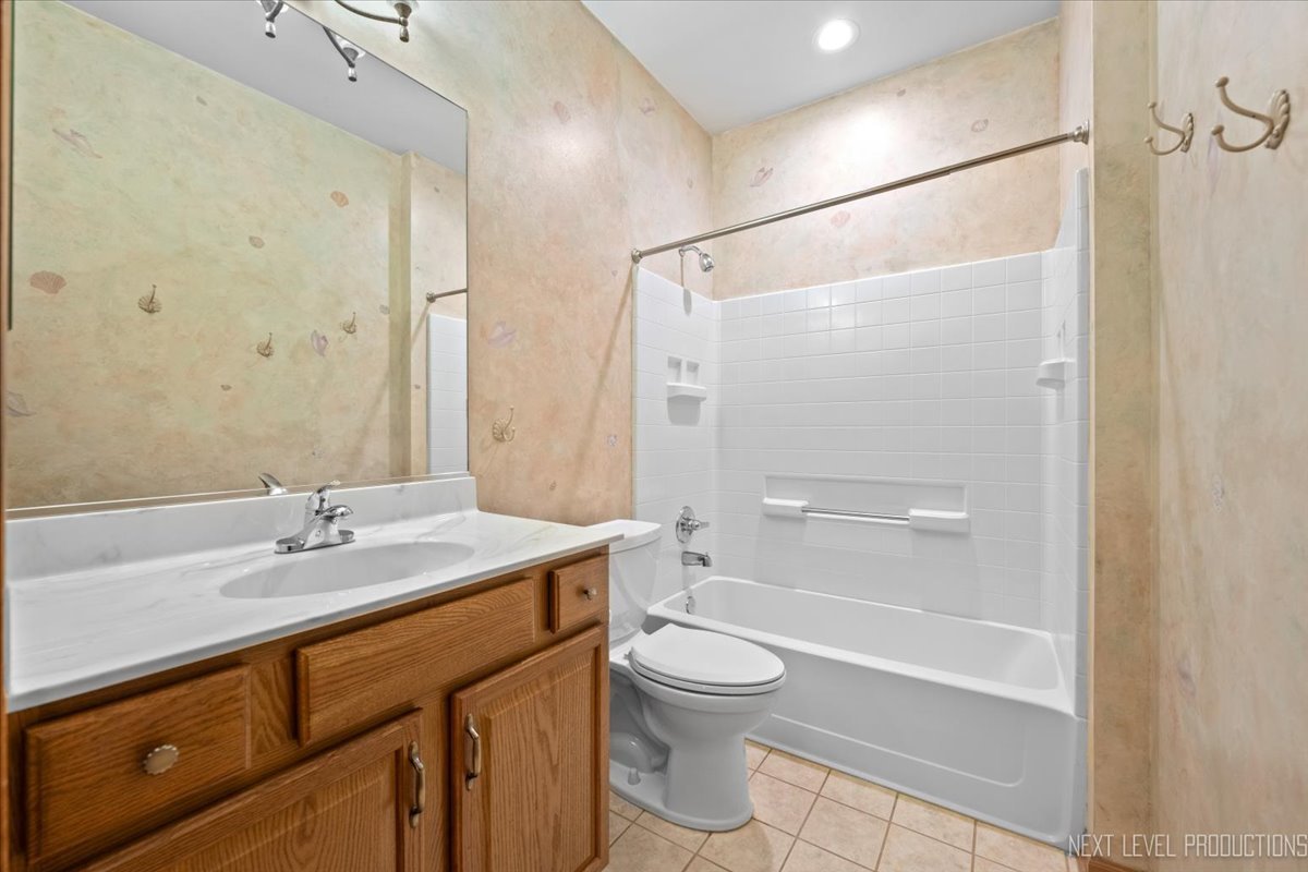 1590 W Cadillac Circle Unit: 1590