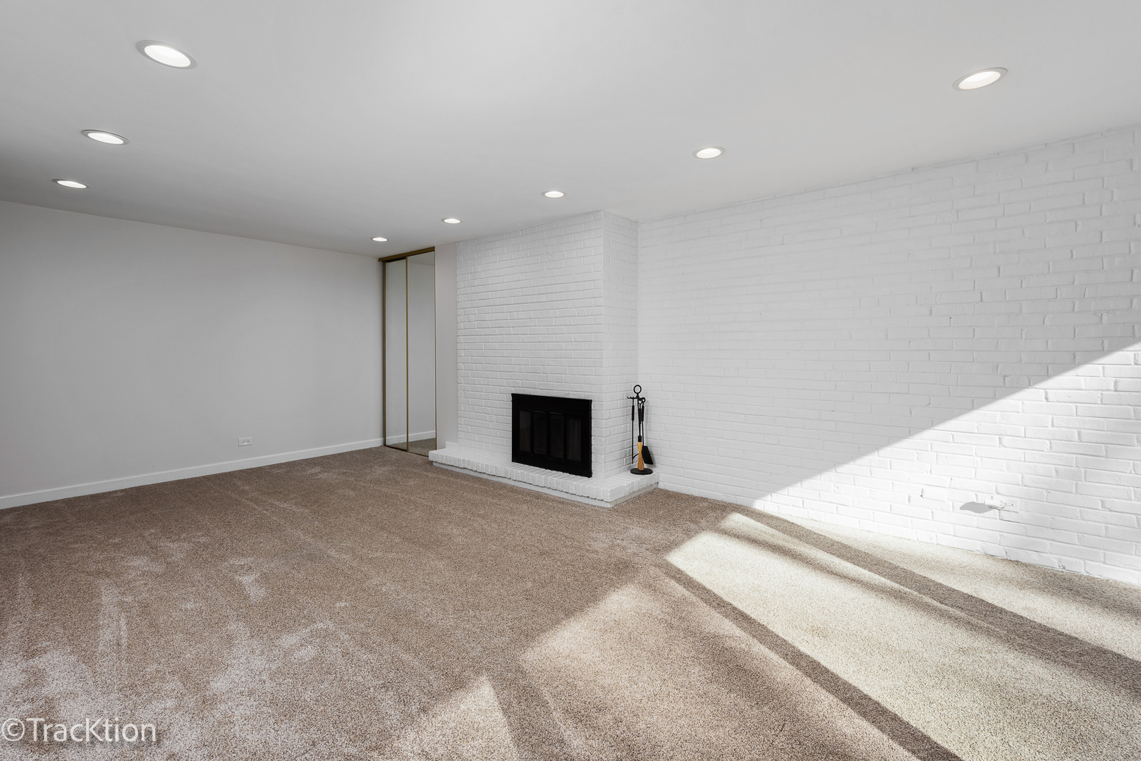 5700 Hillcrest Lane Unit: PB