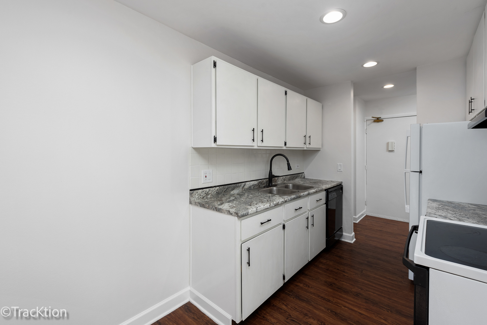 5700 Hillcrest Lane Unit: PB