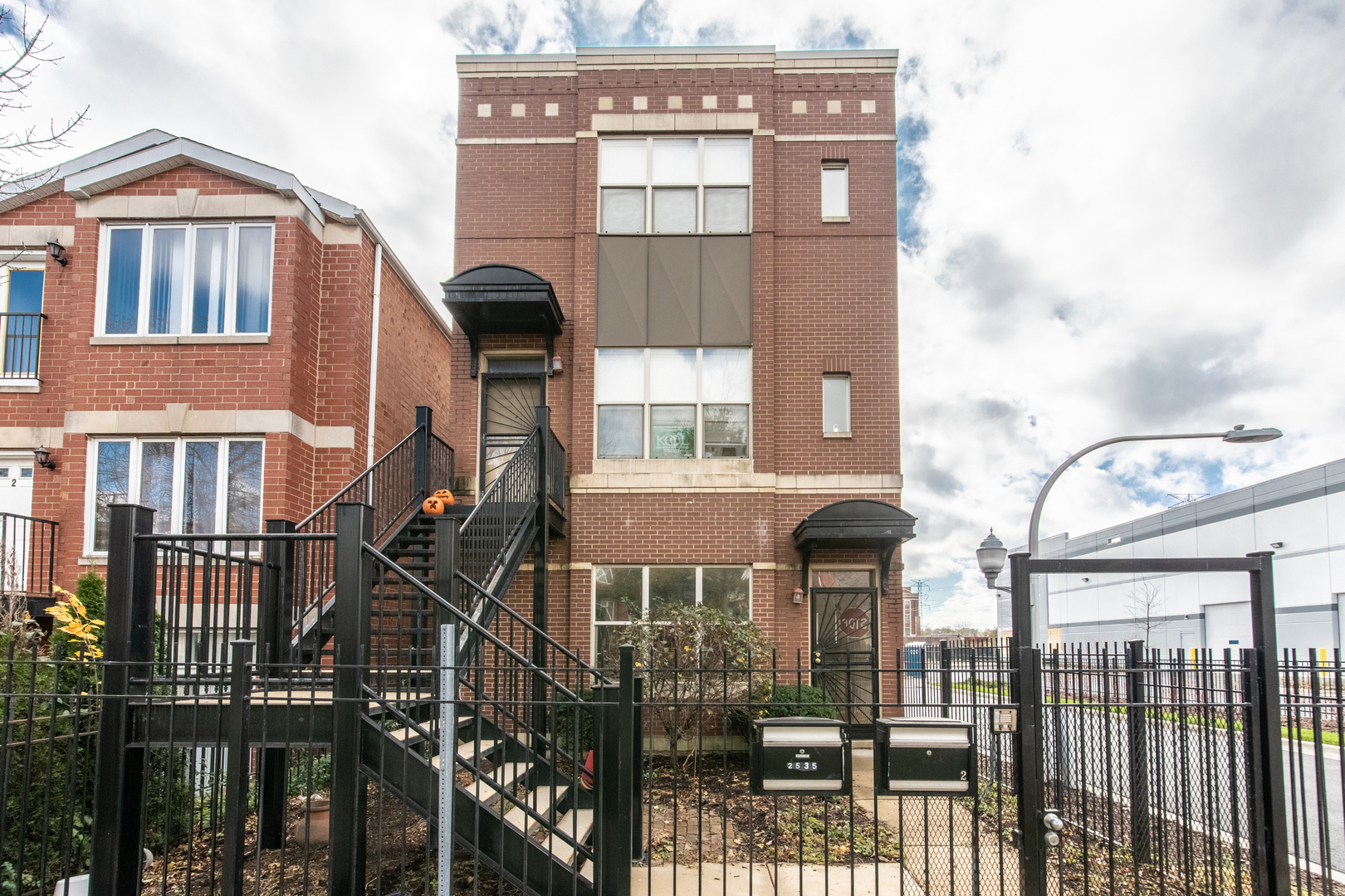 2535 W Harrison Street Unit: 1