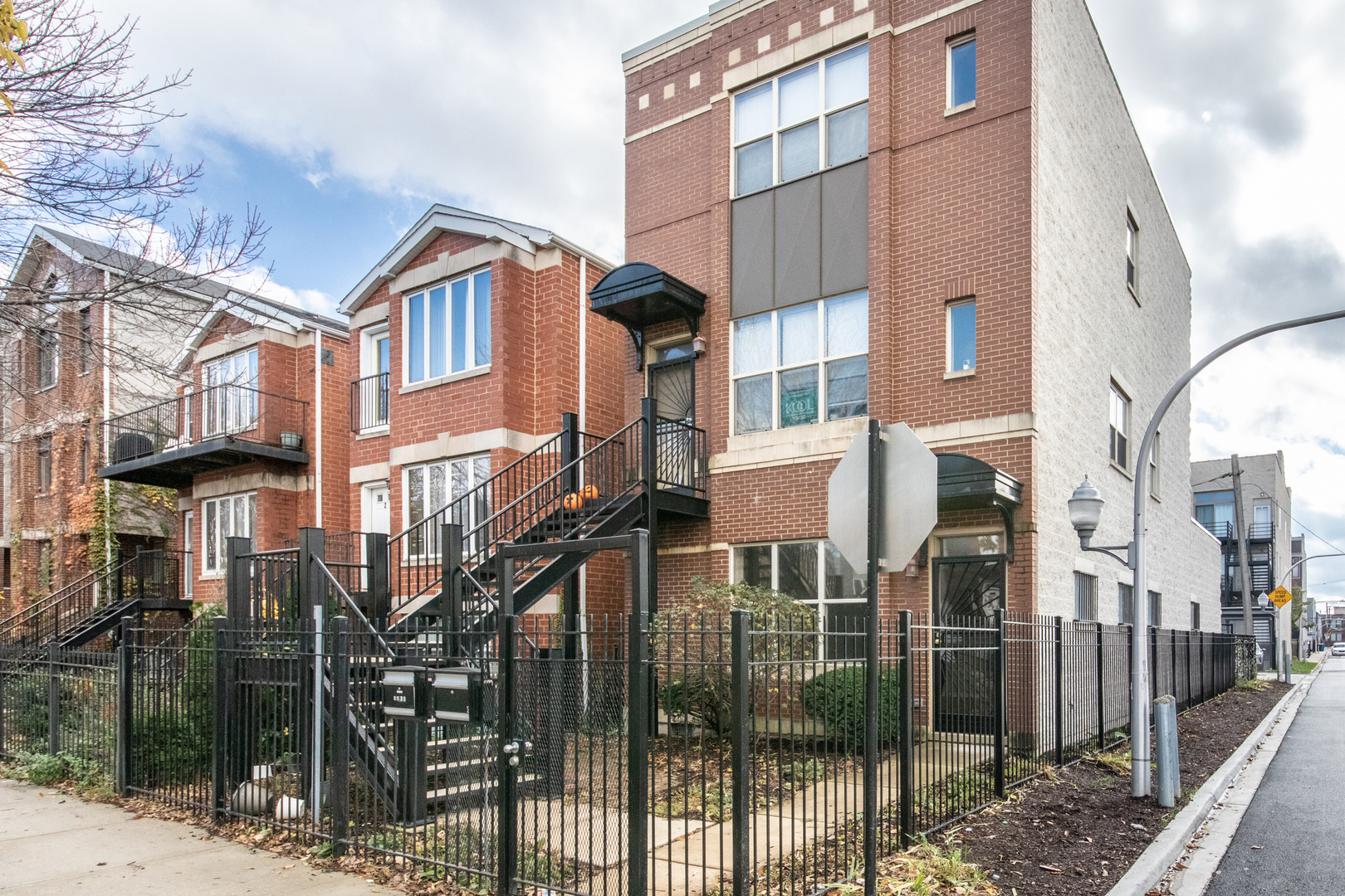 2535 W Harrison Street Unit: 1