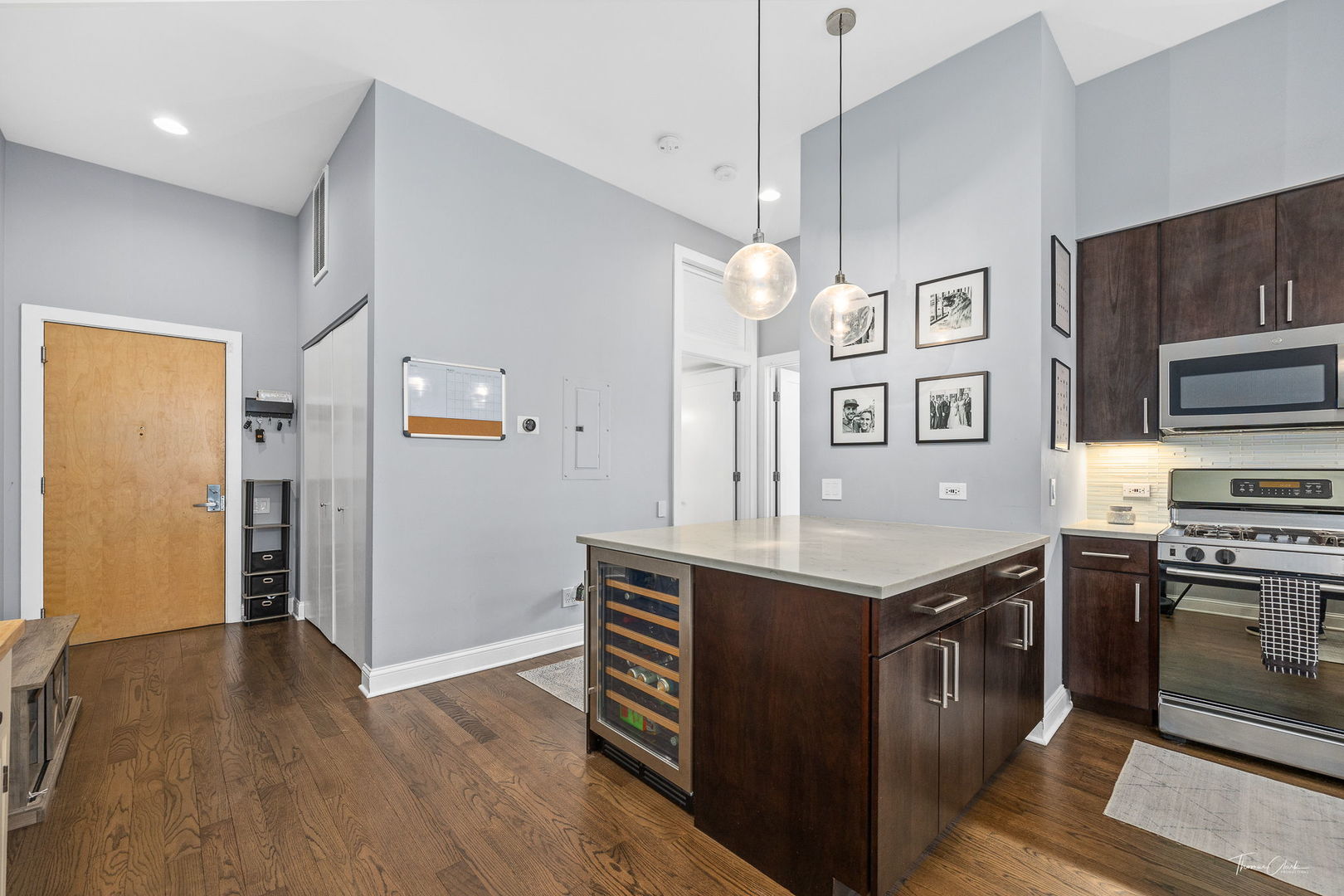 939 W Madison Street Unit: 301