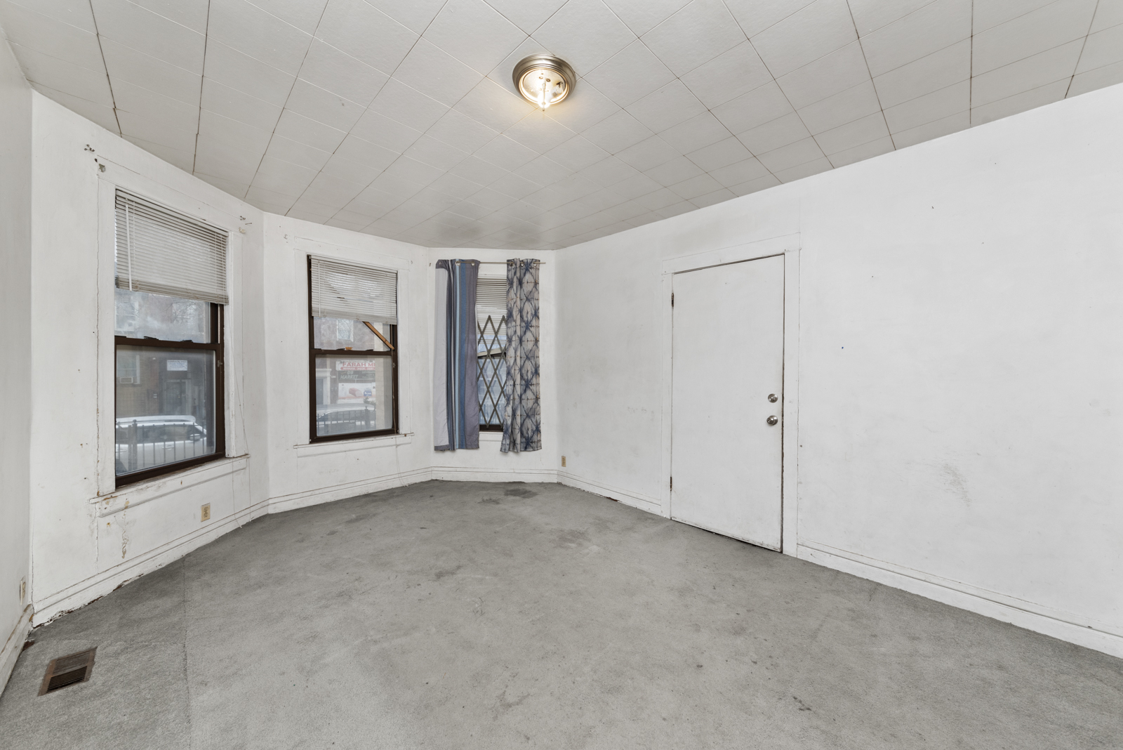 955 N Central Park Avenue