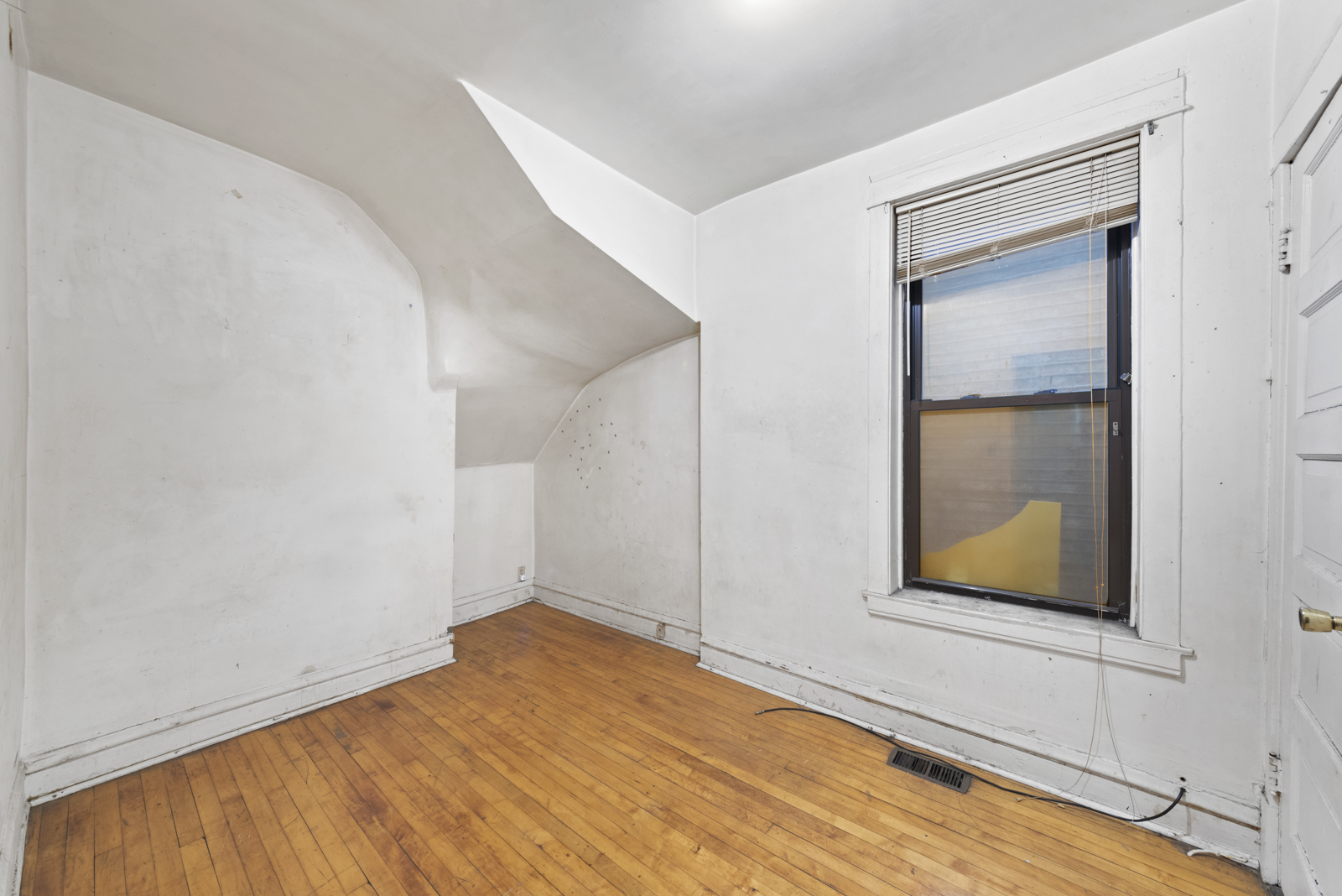 955 N Central Park Avenue