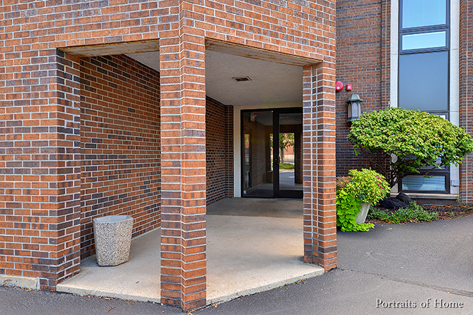 1121 WARREN Avenue Unit: 160