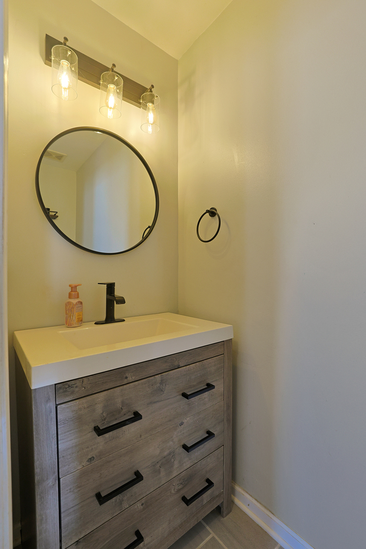 377 Foxborough Trail