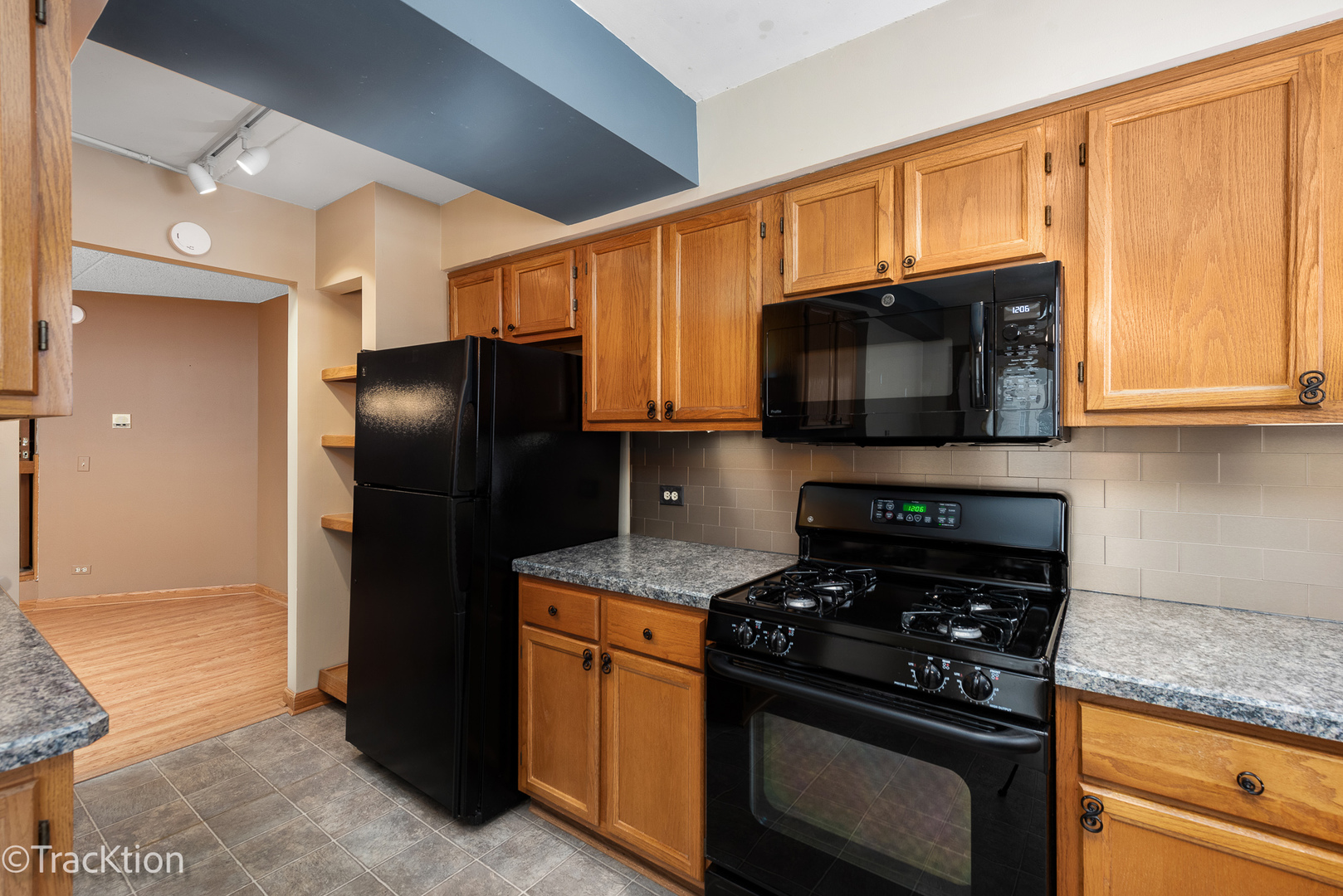 457 Valley Drive Unit: 204