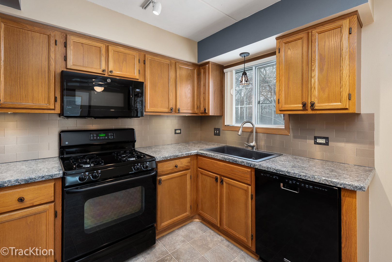 457 Valley Drive Unit: 204