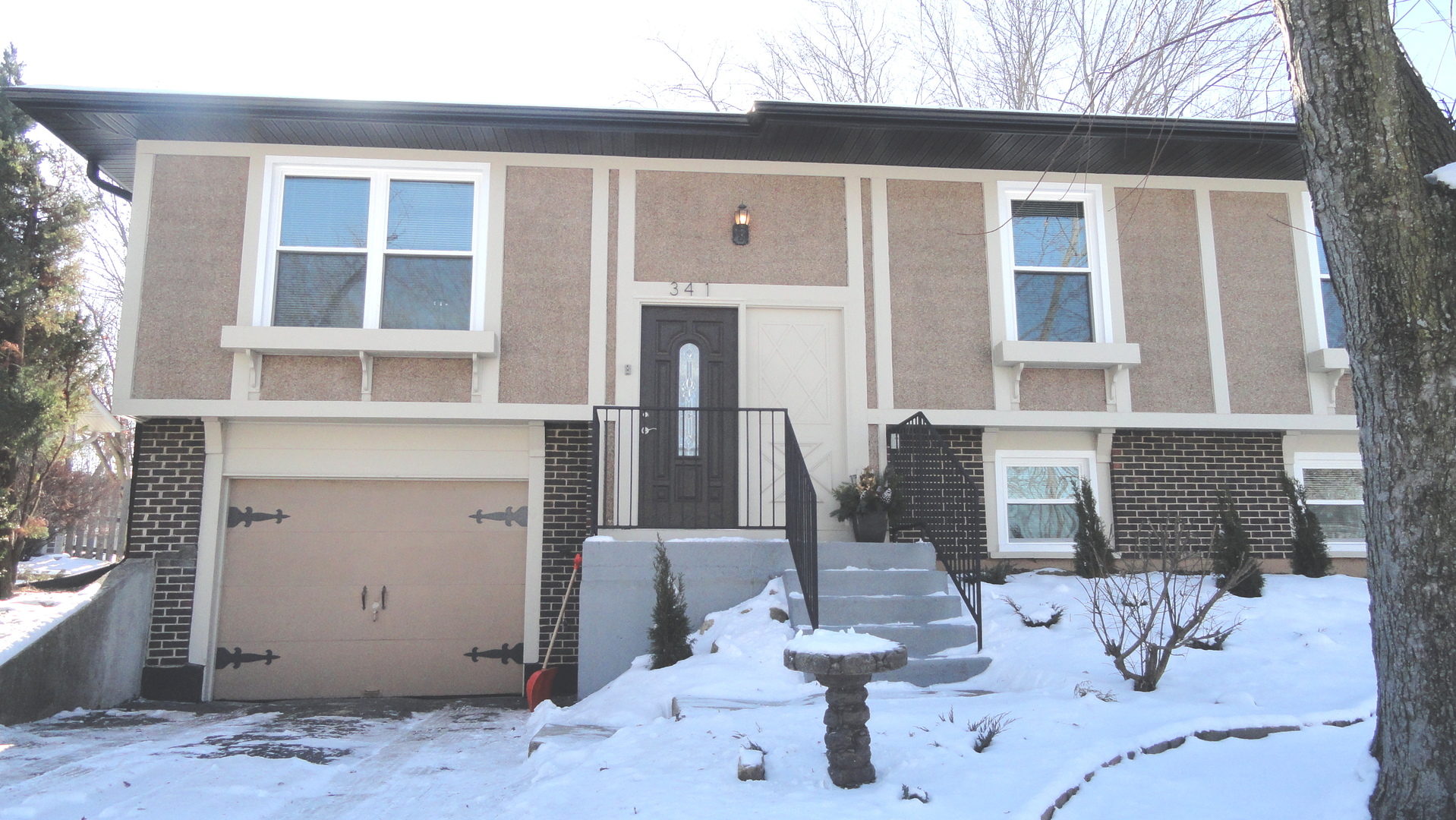 341 Falcon Ridge Way
