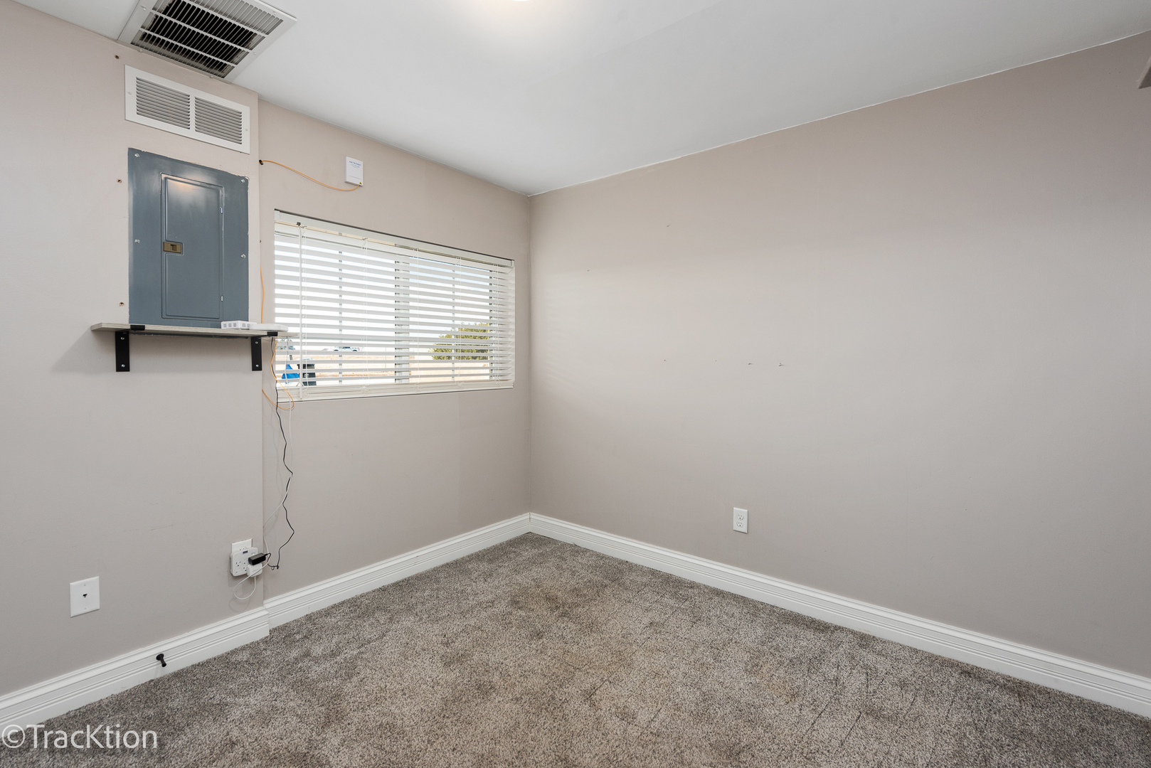 408 N Grainger Lane