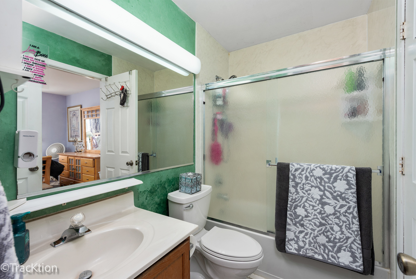 3306 GREENWICH Lane Unit: 3306