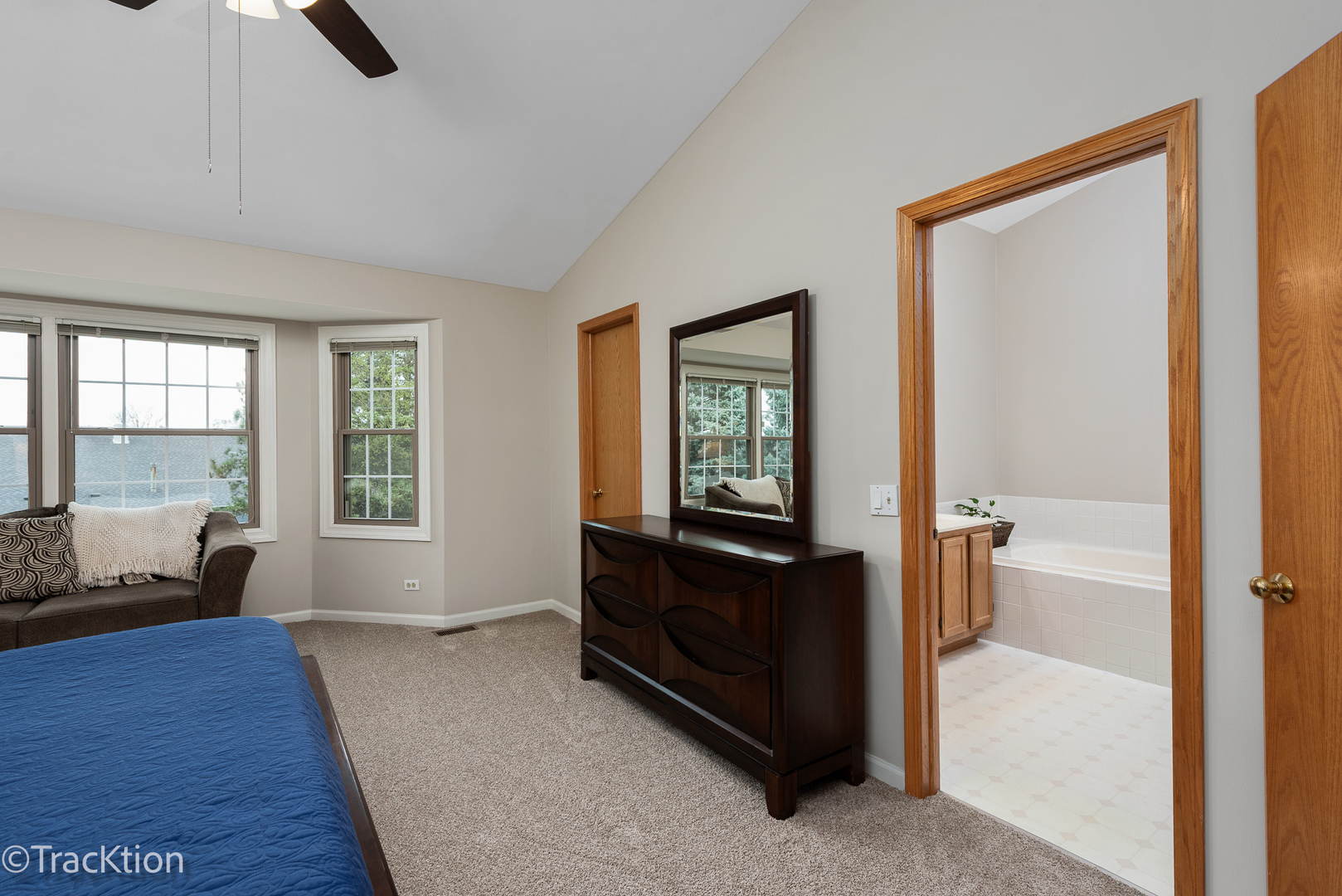 27W220 Chelsea Circle