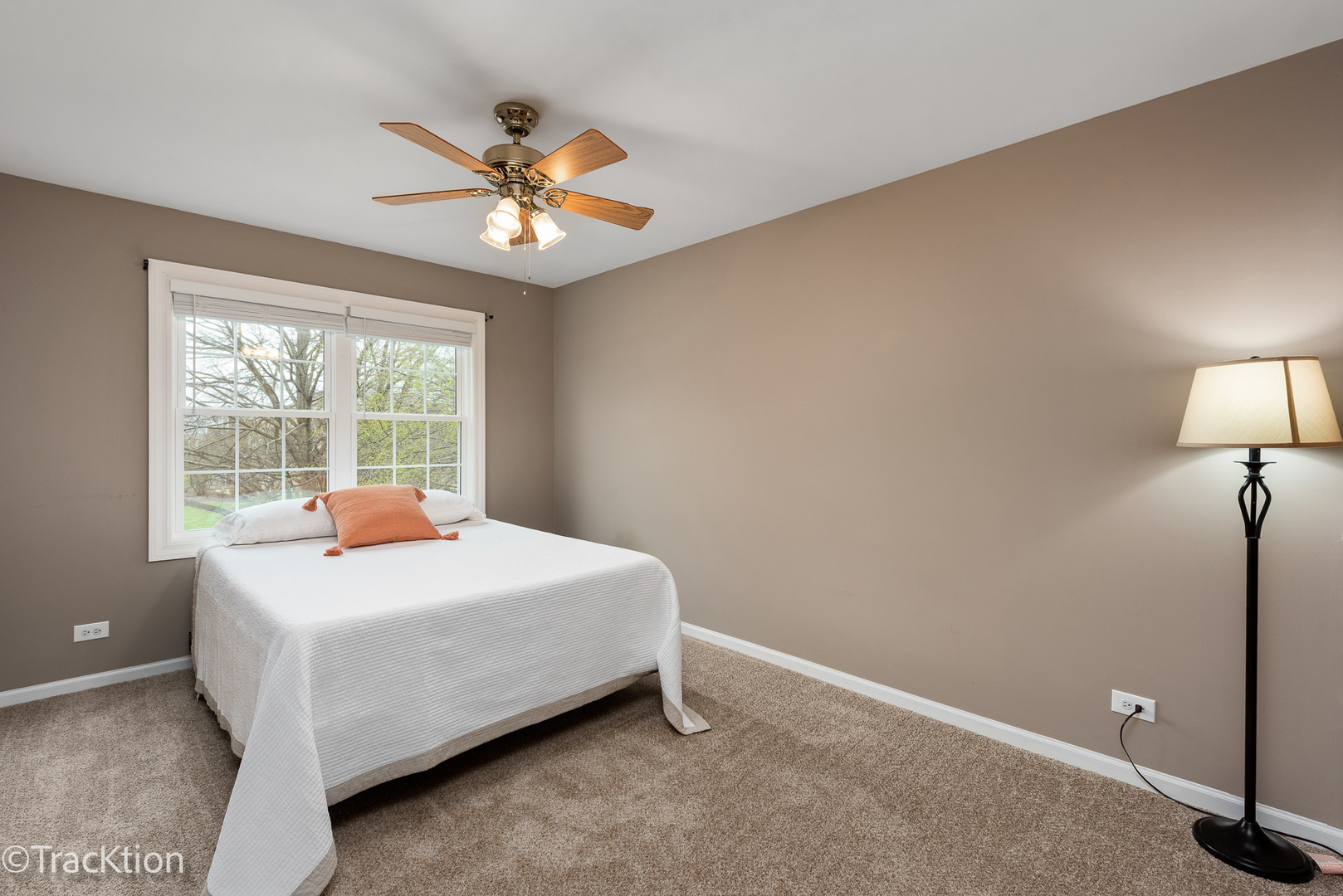 27W220 Chelsea Circle