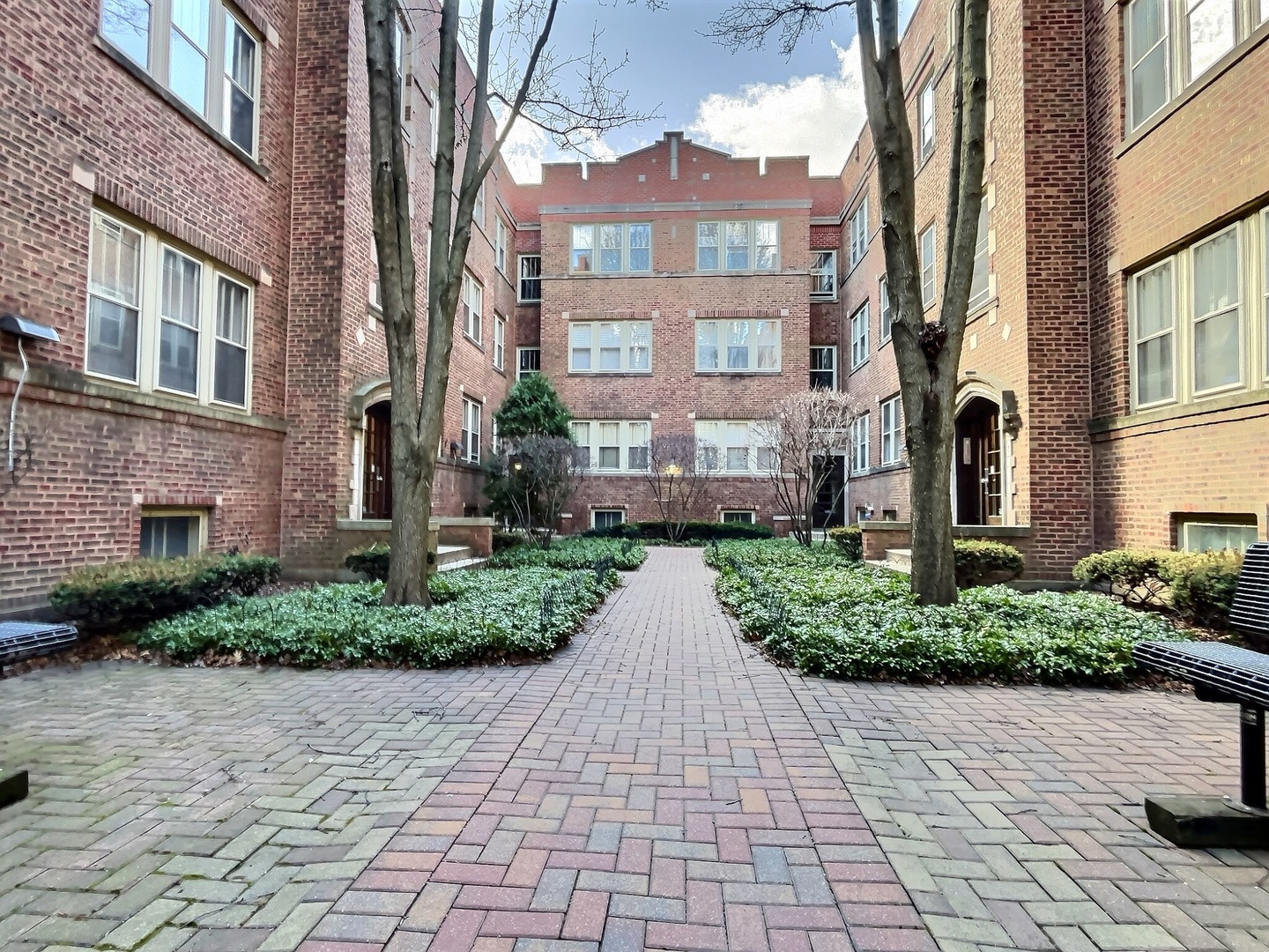 225 N Oak Park Avenue Unit: 3E