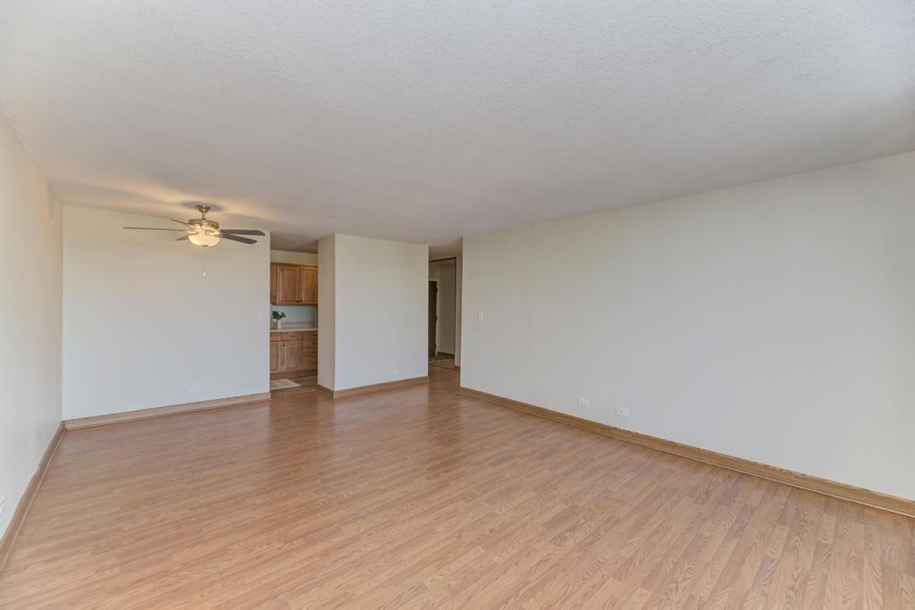 2200 S Stewart Avenue Unit: 2C