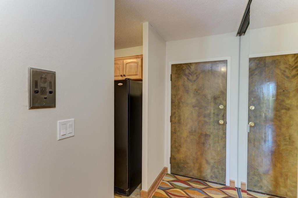 2200 S Stewart Avenue Unit: 2C