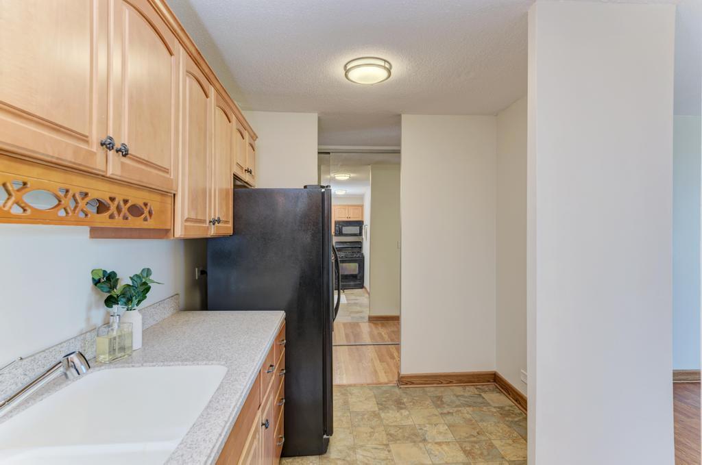 2200 S Stewart Avenue Unit: 2C
