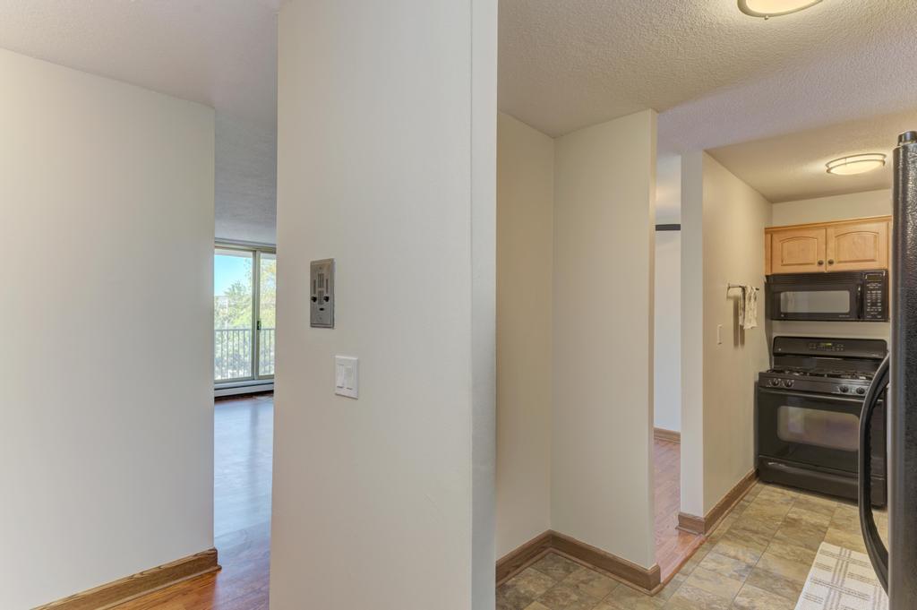2200 S Stewart Avenue Unit: 2C
