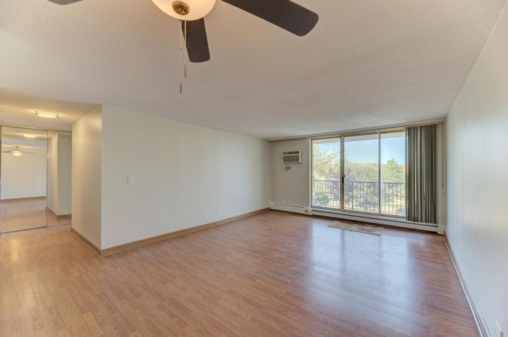 2200 S Stewart Avenue Unit: 2C