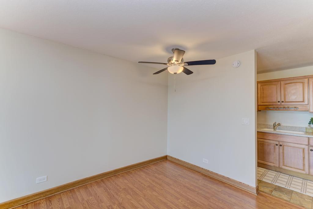 2200 S Stewart Avenue Unit: 2C
