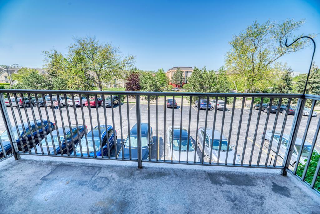 2200 S Stewart Avenue Unit: 2C