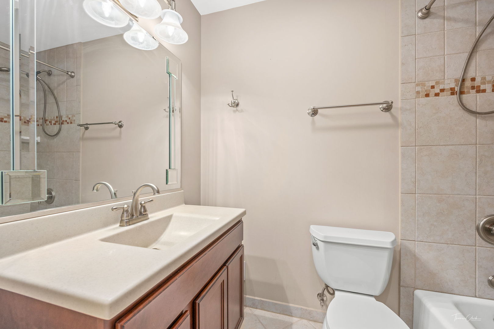 5950 OAKWOOD Drive Unit: 1D