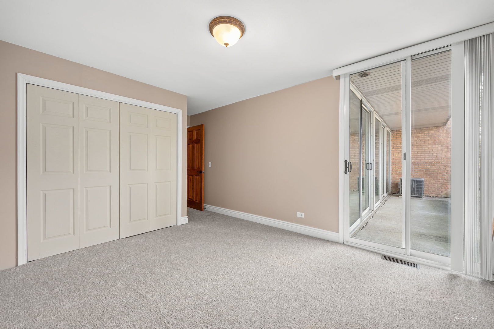 5950 OAKWOOD Drive Unit: 1D