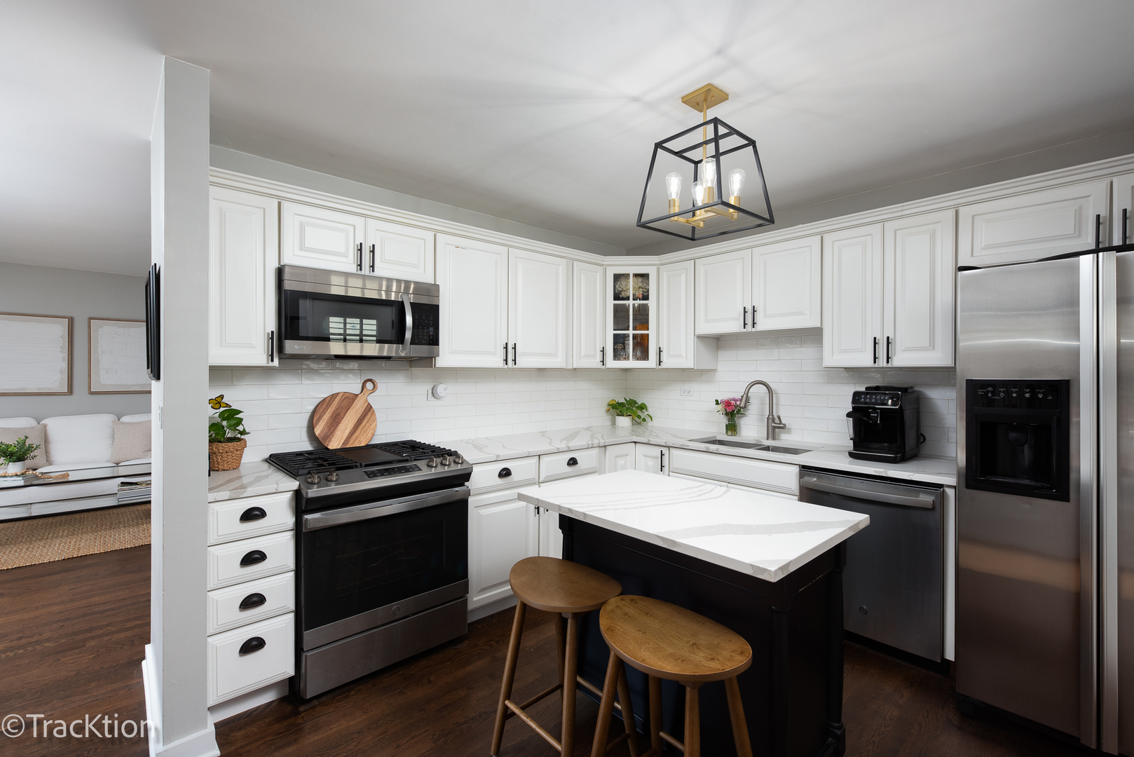 3946 Elm Street