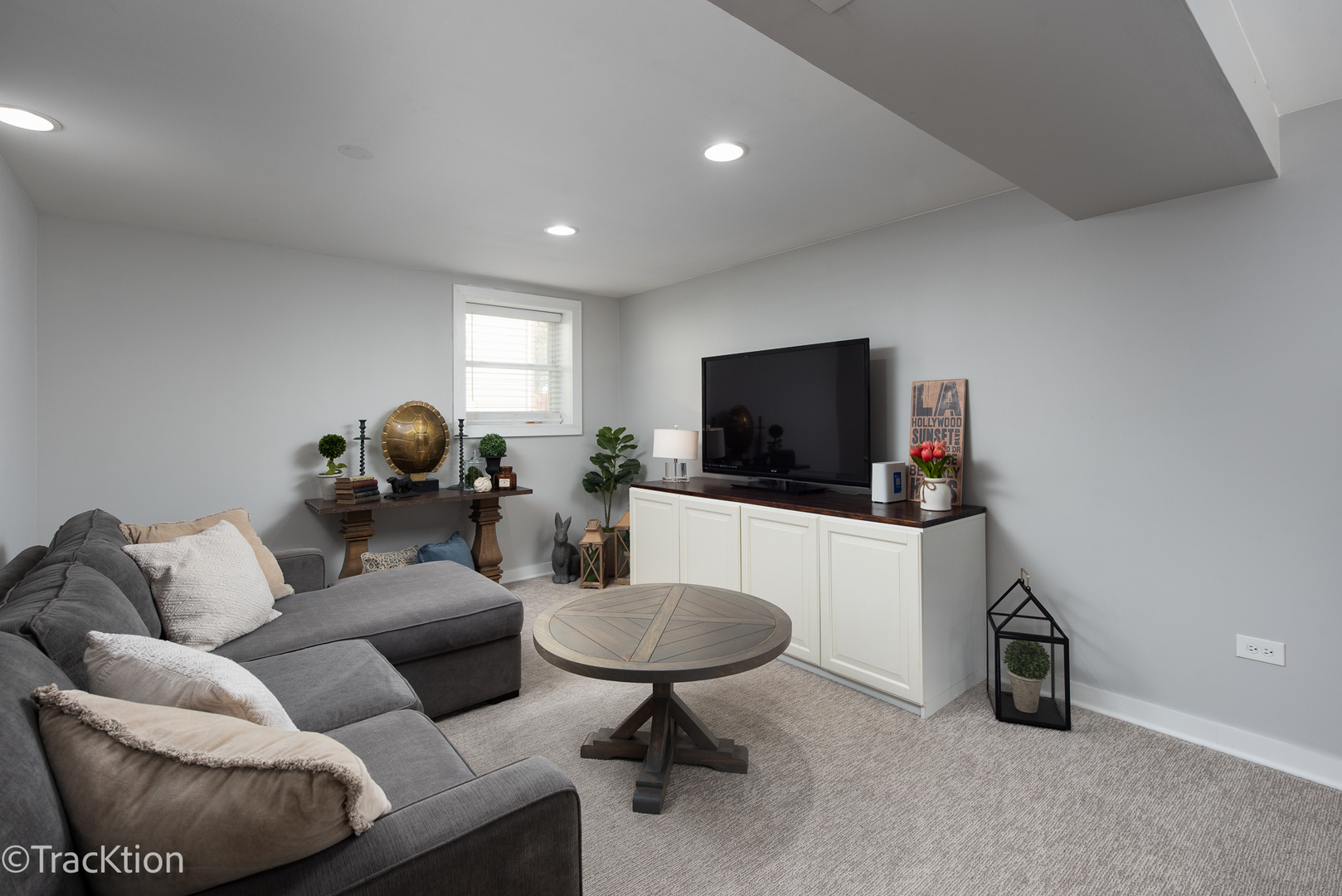 3946 Elm Street