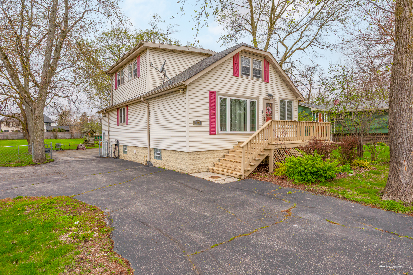 4046 Fairview Avenue