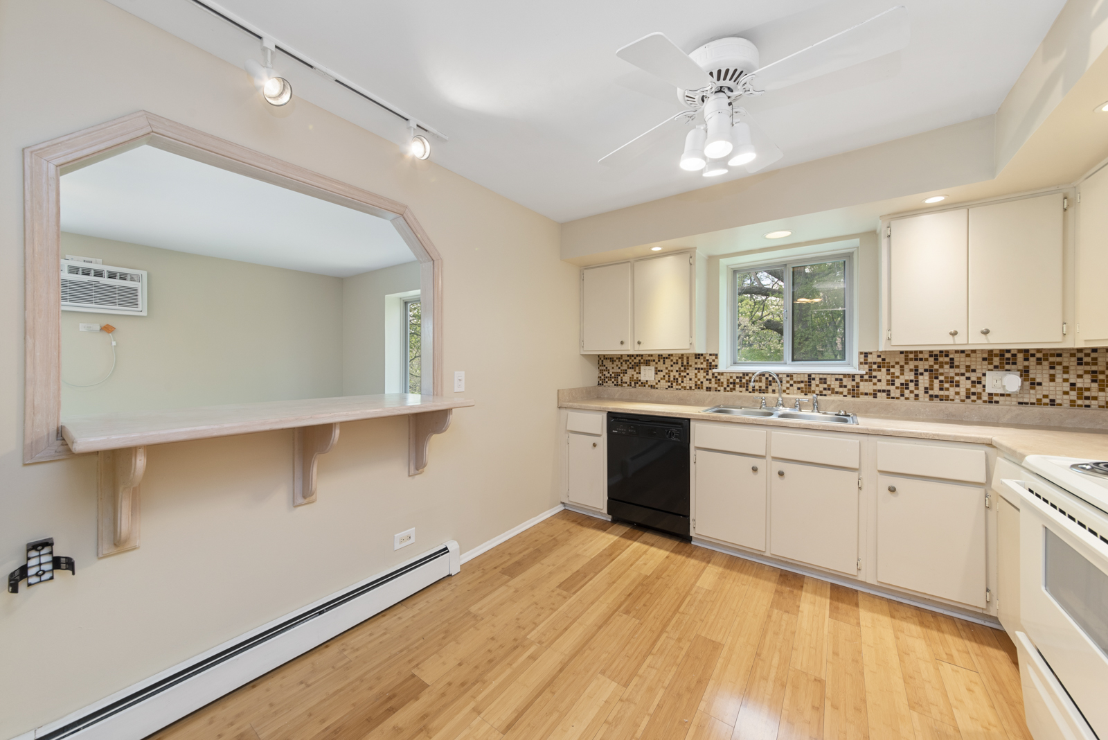 2392 Abbeywood Drive Unit: C