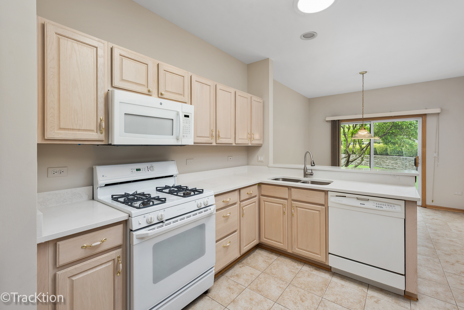 21255 W Crimson Court