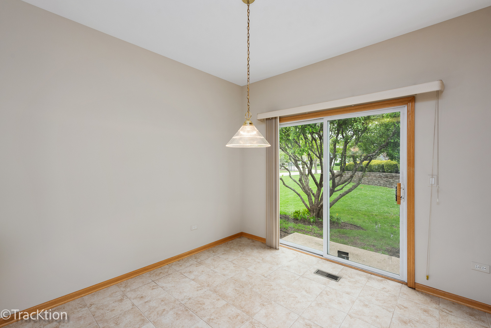 21255 W Crimson Court