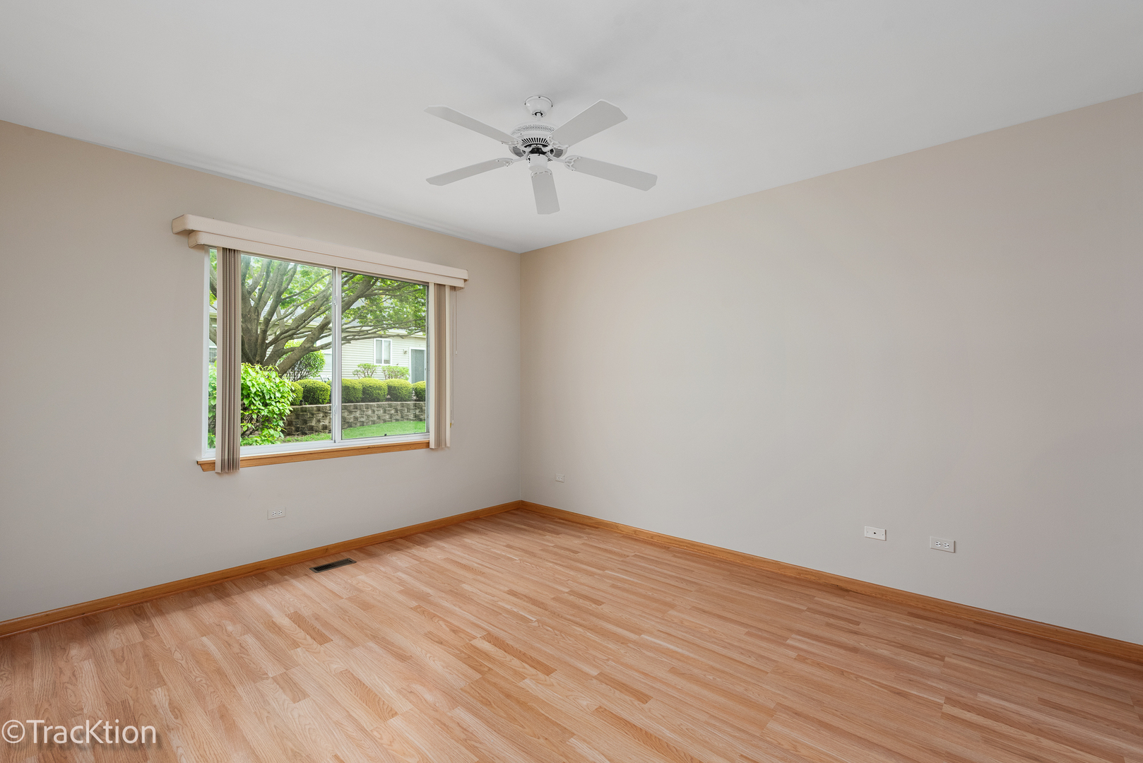 21255 W Crimson Court