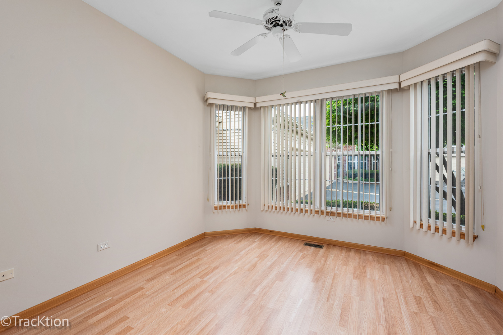 21255 W Crimson Court